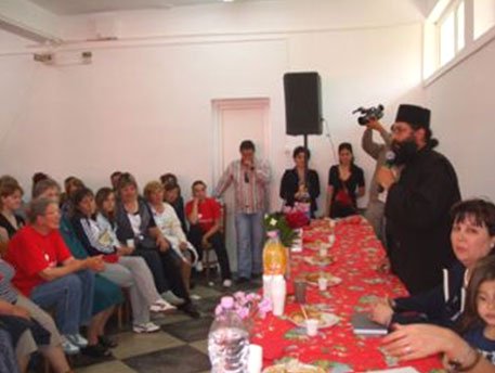 ZIUA CONSTANŢA 16.05.2008: STAREŢUL MĂNĂSTIRII DERVENT S-A ÎNTÂLNIT CU ENORIAŞII DIN EFORIE